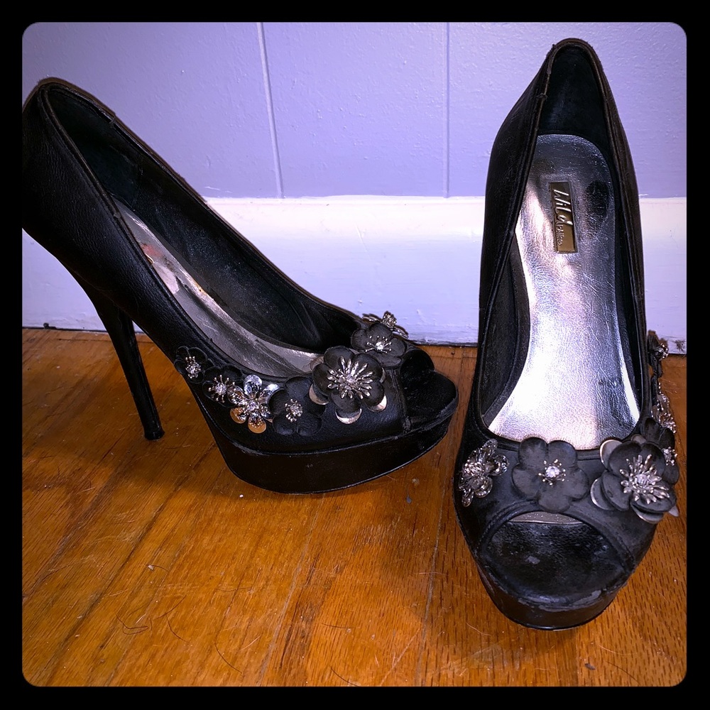 Wild pair open toe stiletto size 7